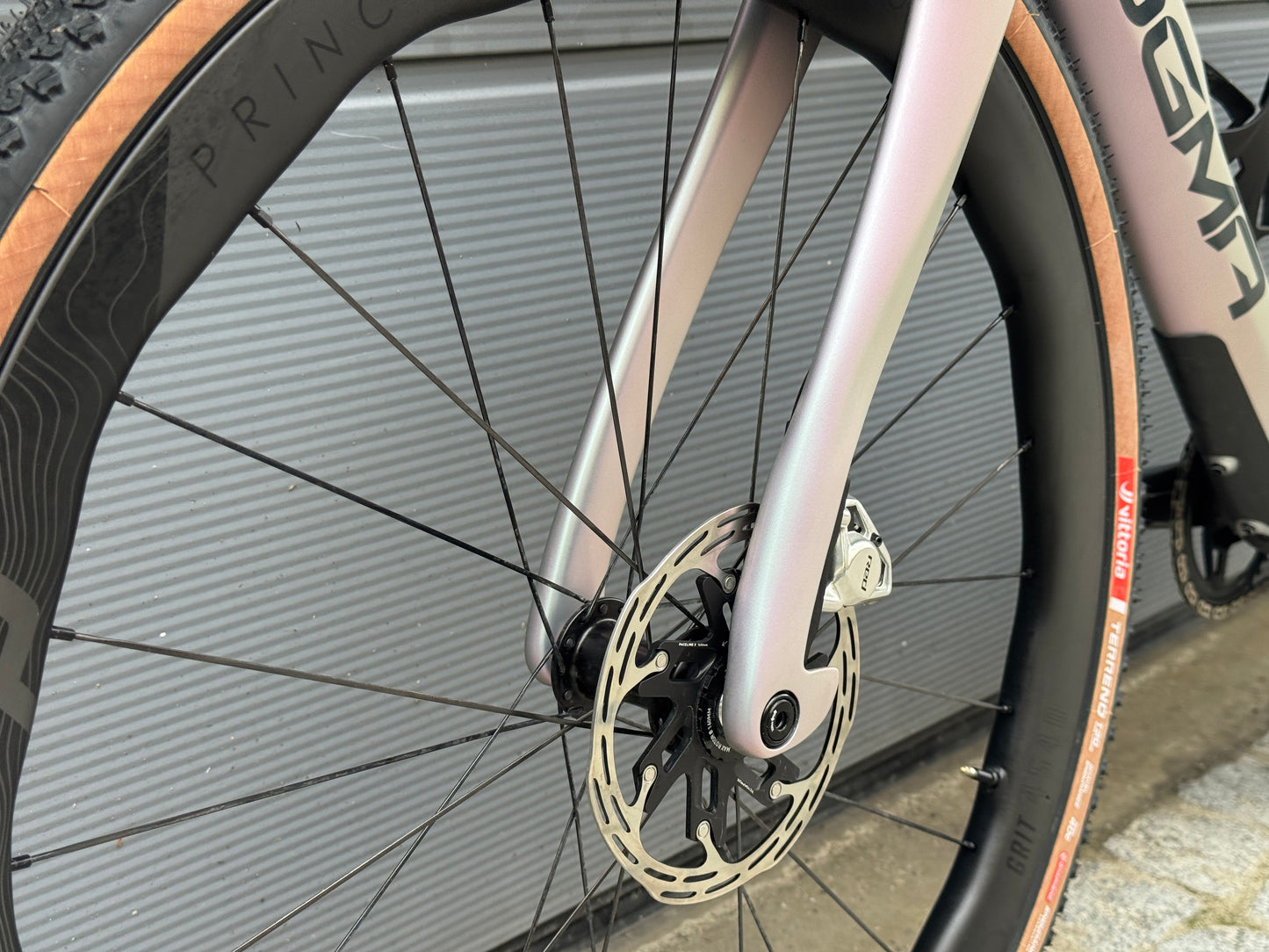 Pinarello Dogma GR – SRAM Red XPLR AXS 1x13 – Interstellar Grey Matt