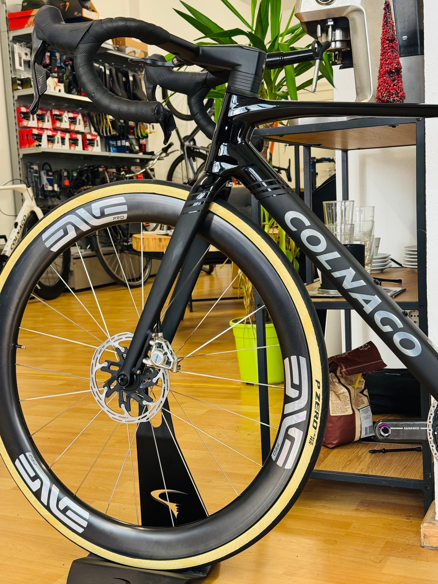 Colnago V5-RS STNT - Sram Red E1 - Enve SES 4.5 Pro - Pirelli P-Zero