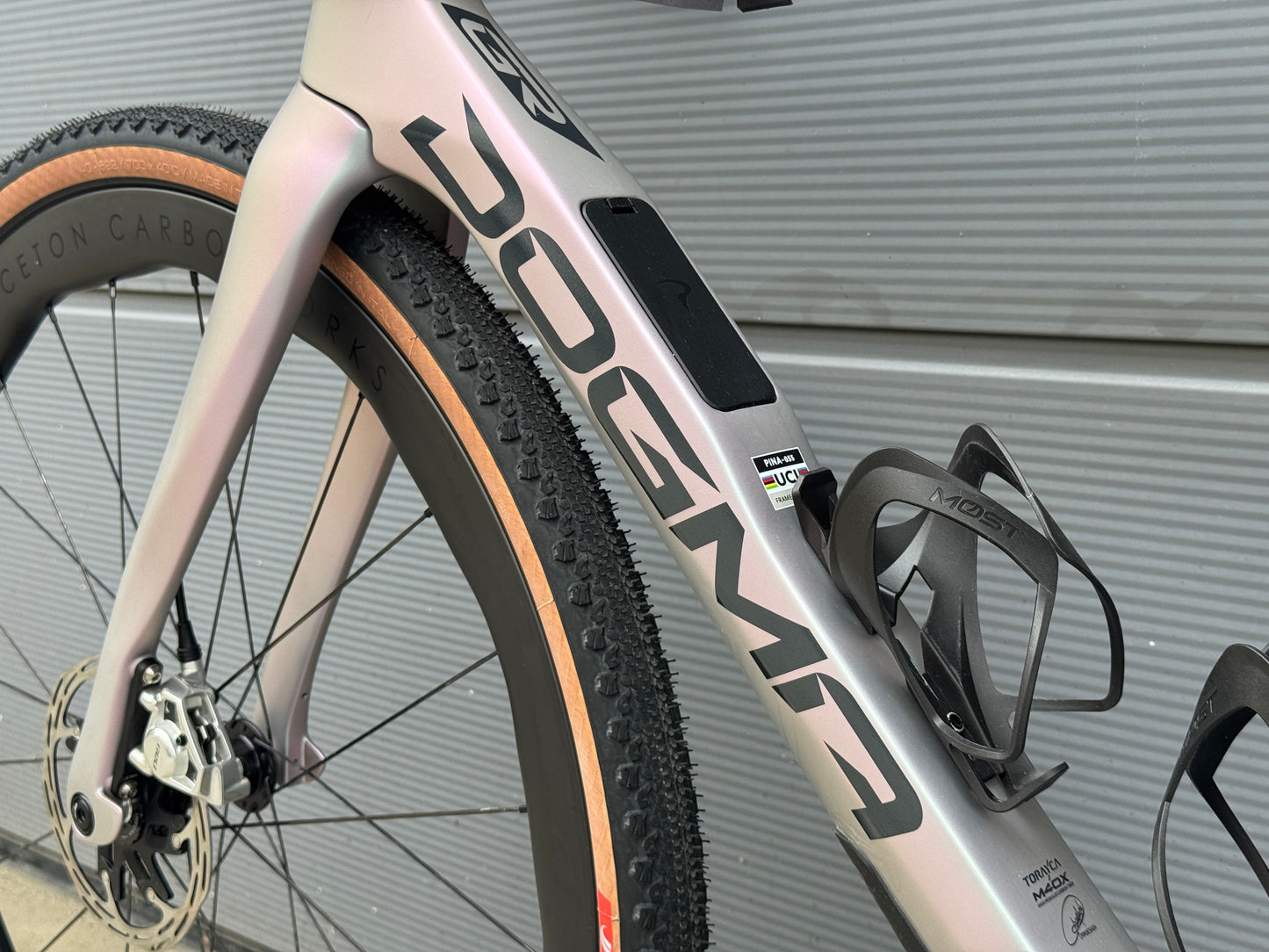 Pinarello Dogma GR – SRAM Red XPLR AXS 1x13 – Interstellar Grey Matt