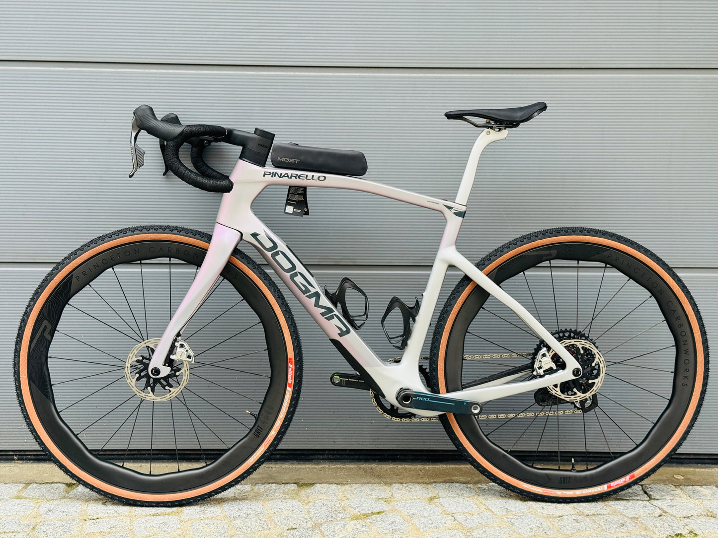 Pinarello Dogma GR – SRAM Red XPLR AXS 1x13 – Interstellar Grey Matt