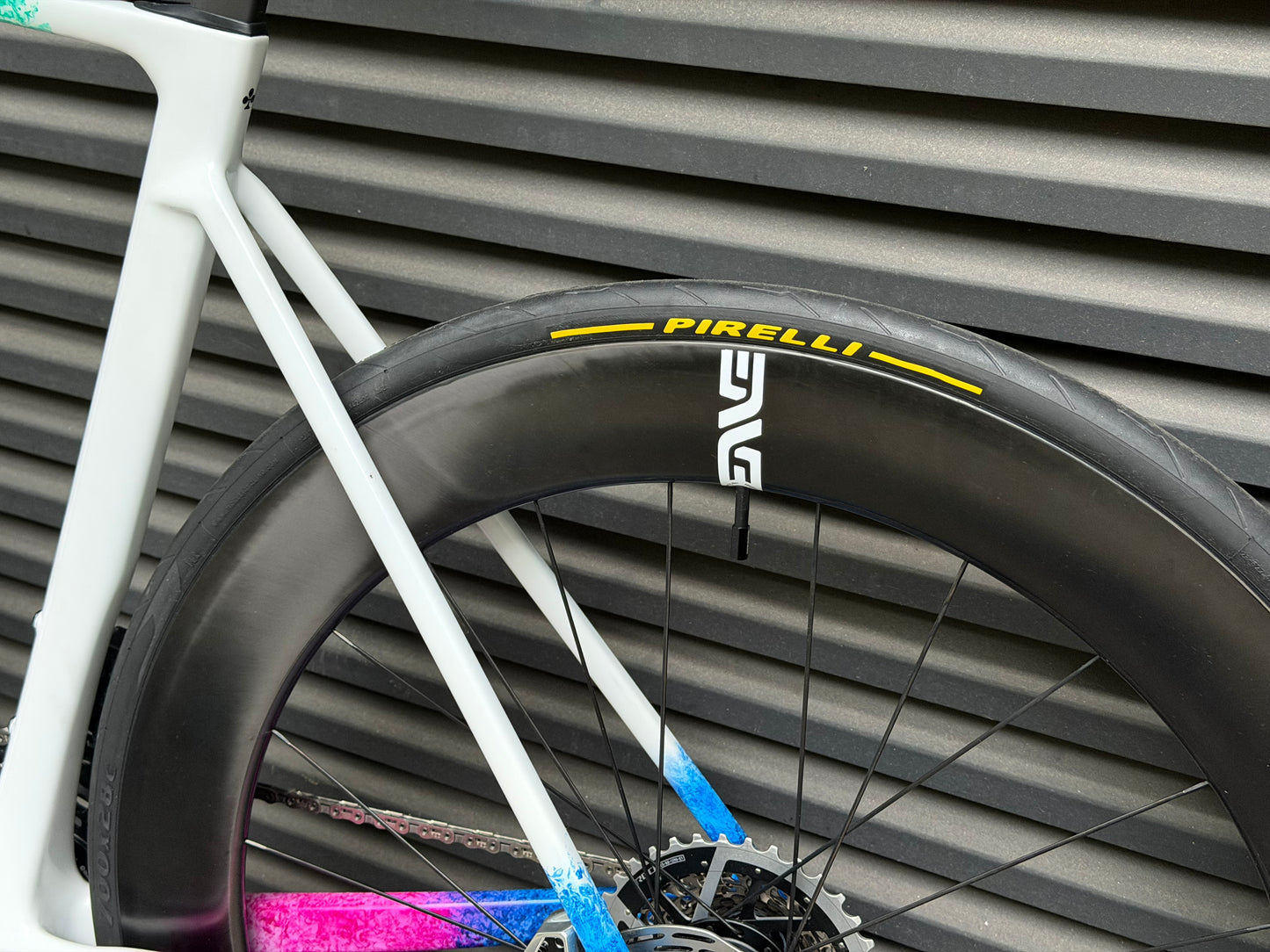 Colnago V5RS STNT | SRAM Red E1 AXS | ENVE Foundation 65