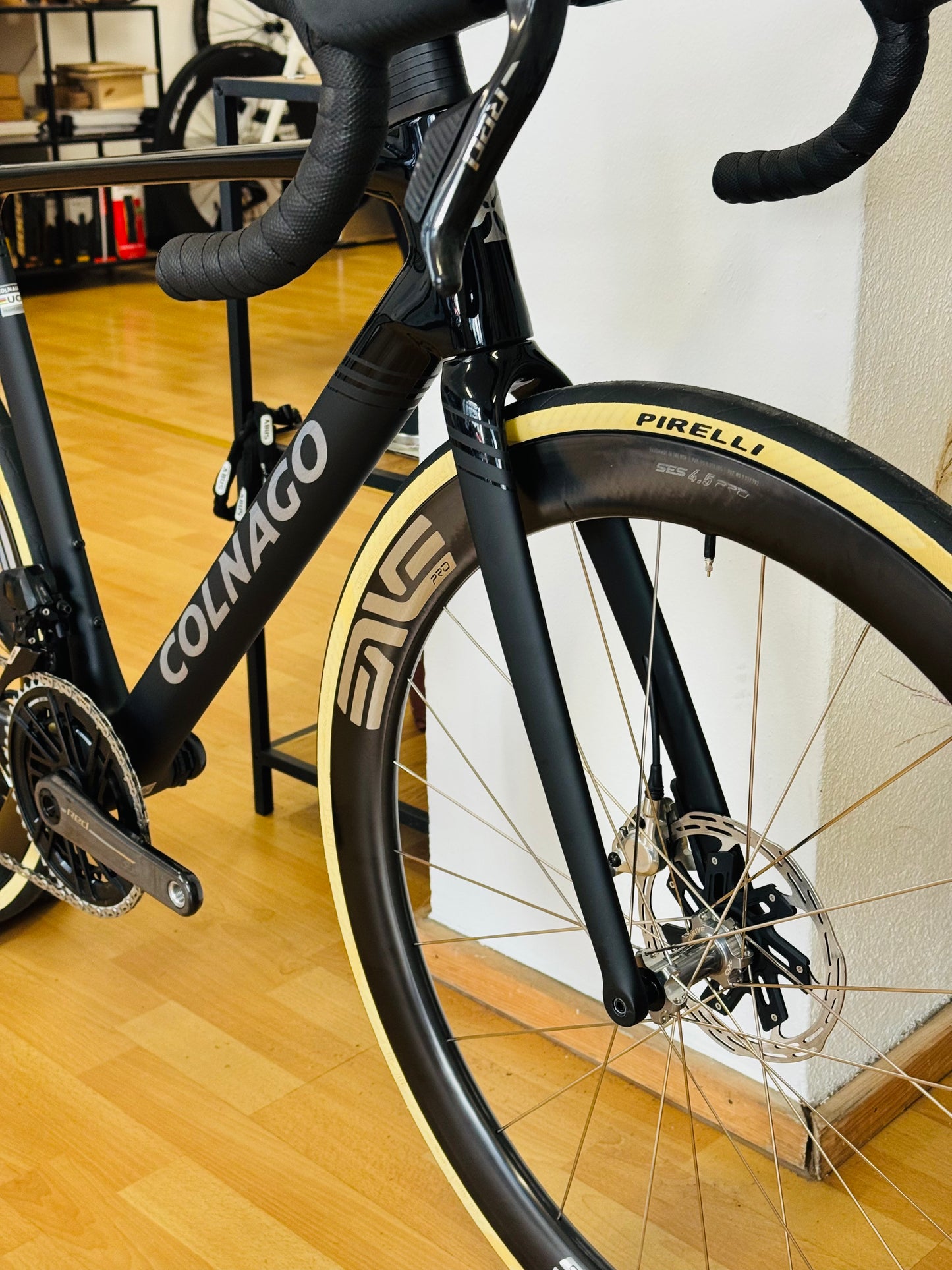 Colnago V5-RS STNT - Sram Red E1 - Enve SES 4.5 Pro - Pirelli P-Zero