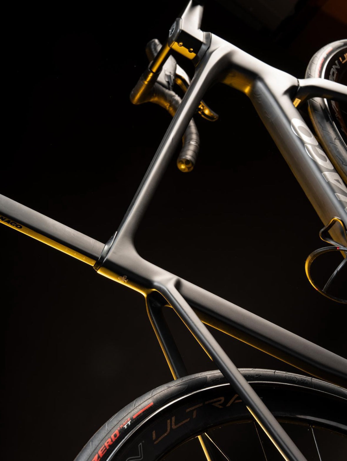 Colnago V5RS Black Livery – Limited Edition – 1 von 300 – Sram Red / Dura Ace Di2 / Enve 4.5