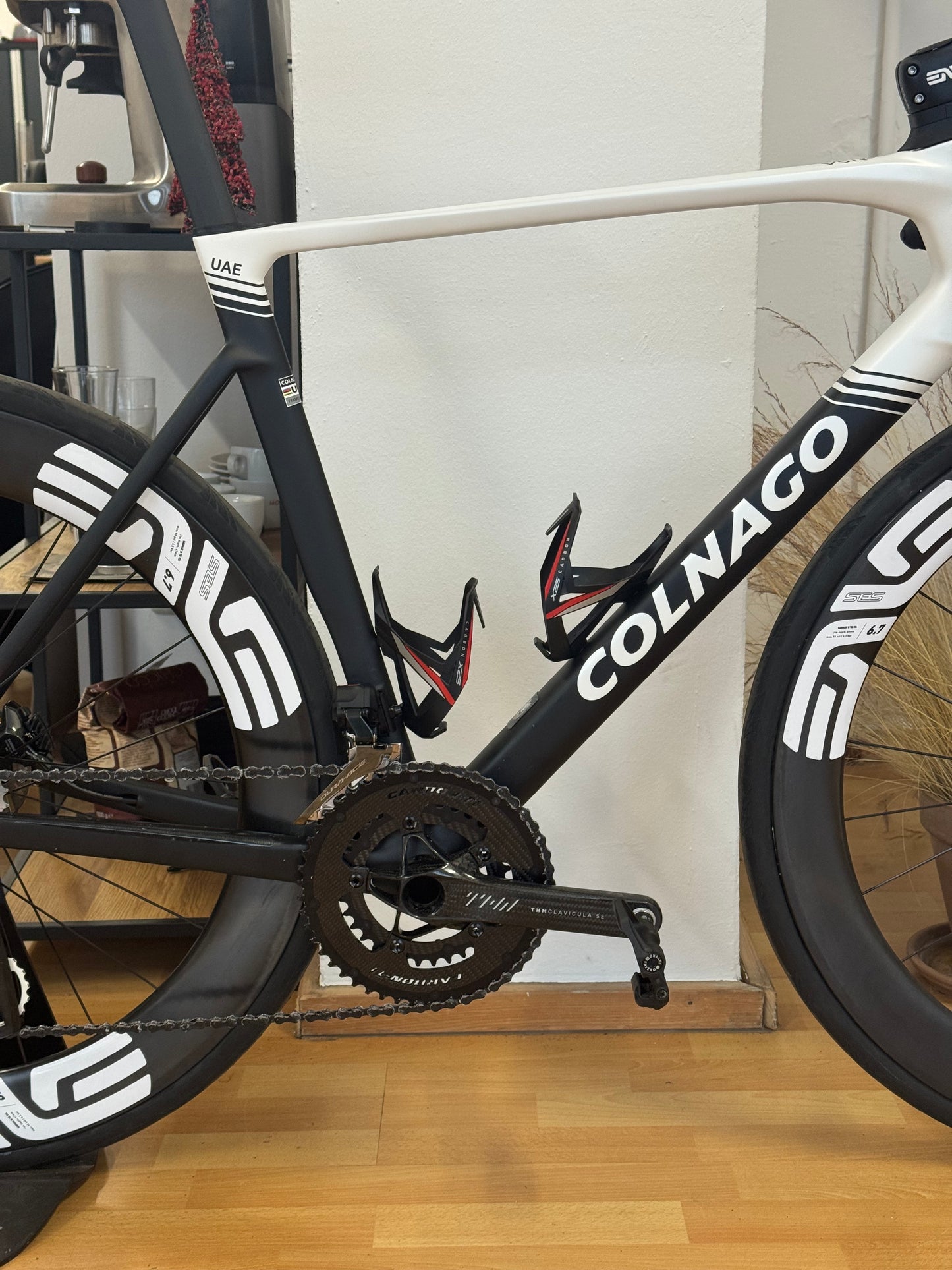Colnago V5-RS | SDM5 - Team UAE | Custom - THM Clavicula SE | Enve SES 6.7 | CeramicSpeed