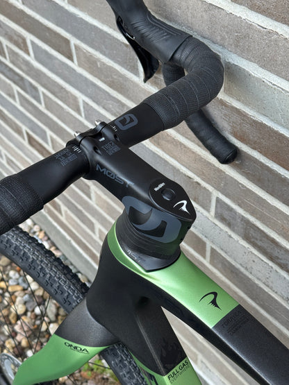 Pinarello Grevil F7 Stone Green 550 GRX 820 1x12