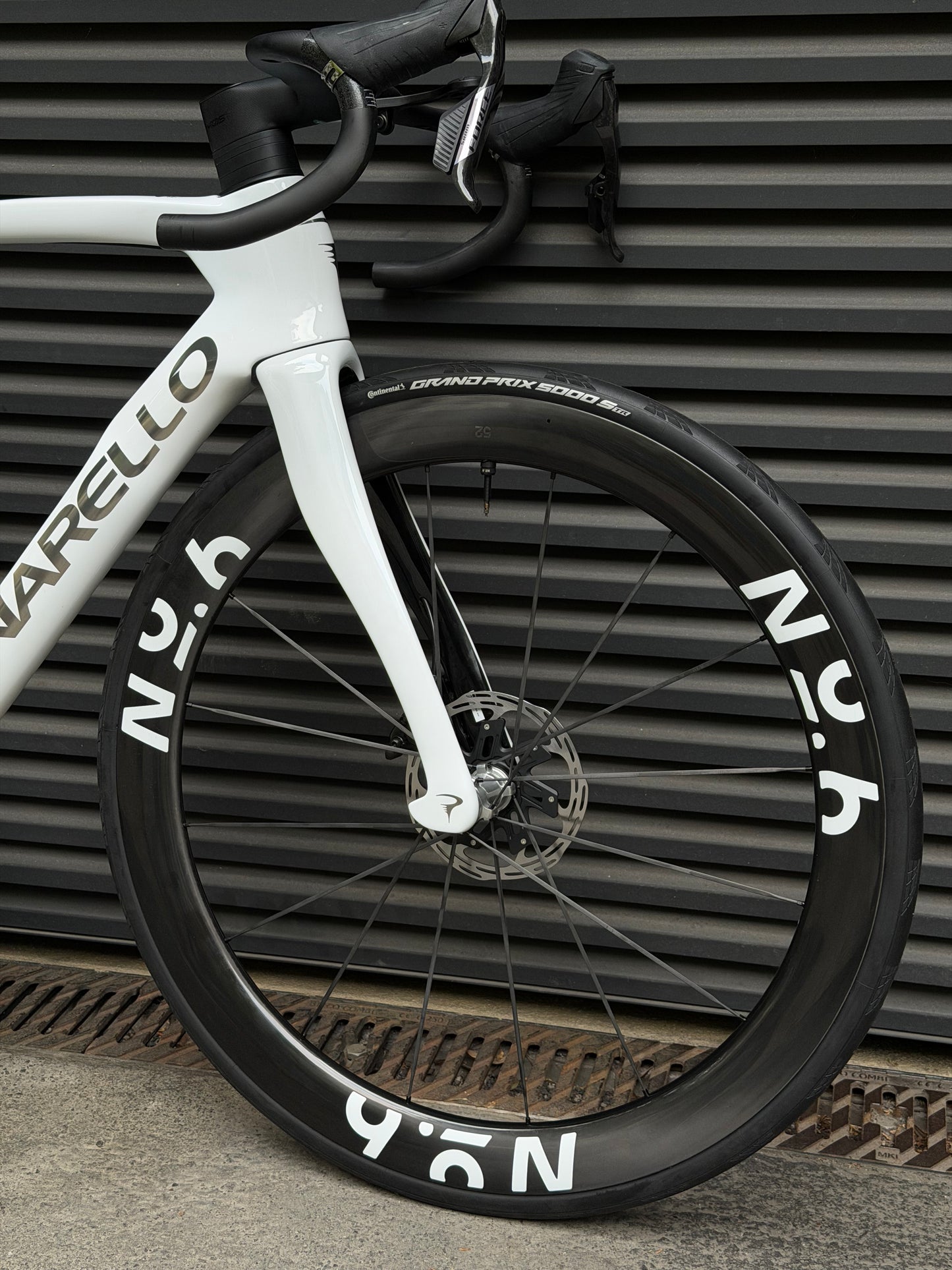 Pinarello Dogma F Crystal White | SRAM Force AXS E1 | Number Six 52/58