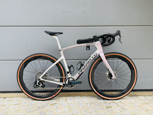 Pinarello Dogma GR – SRAM Red XPLR AXS 1x13 – Interstellar Grey Matt