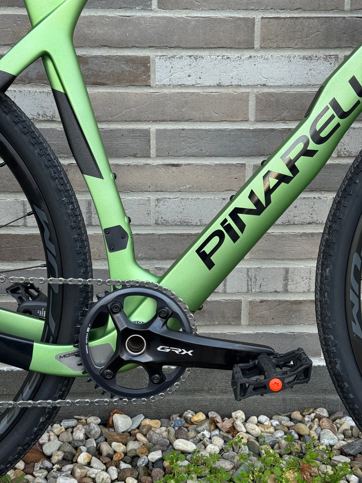 Pinarello Grevil F7 Stone Green 550 GRX 820 1x12
