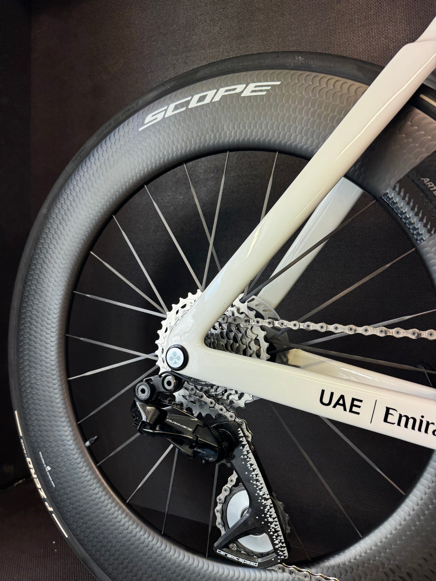 Colnago Y1-RS Custom | YSWC | SRM PM9 | Scope Artech 8 | CeramicSpeed | Dura Ace Di2