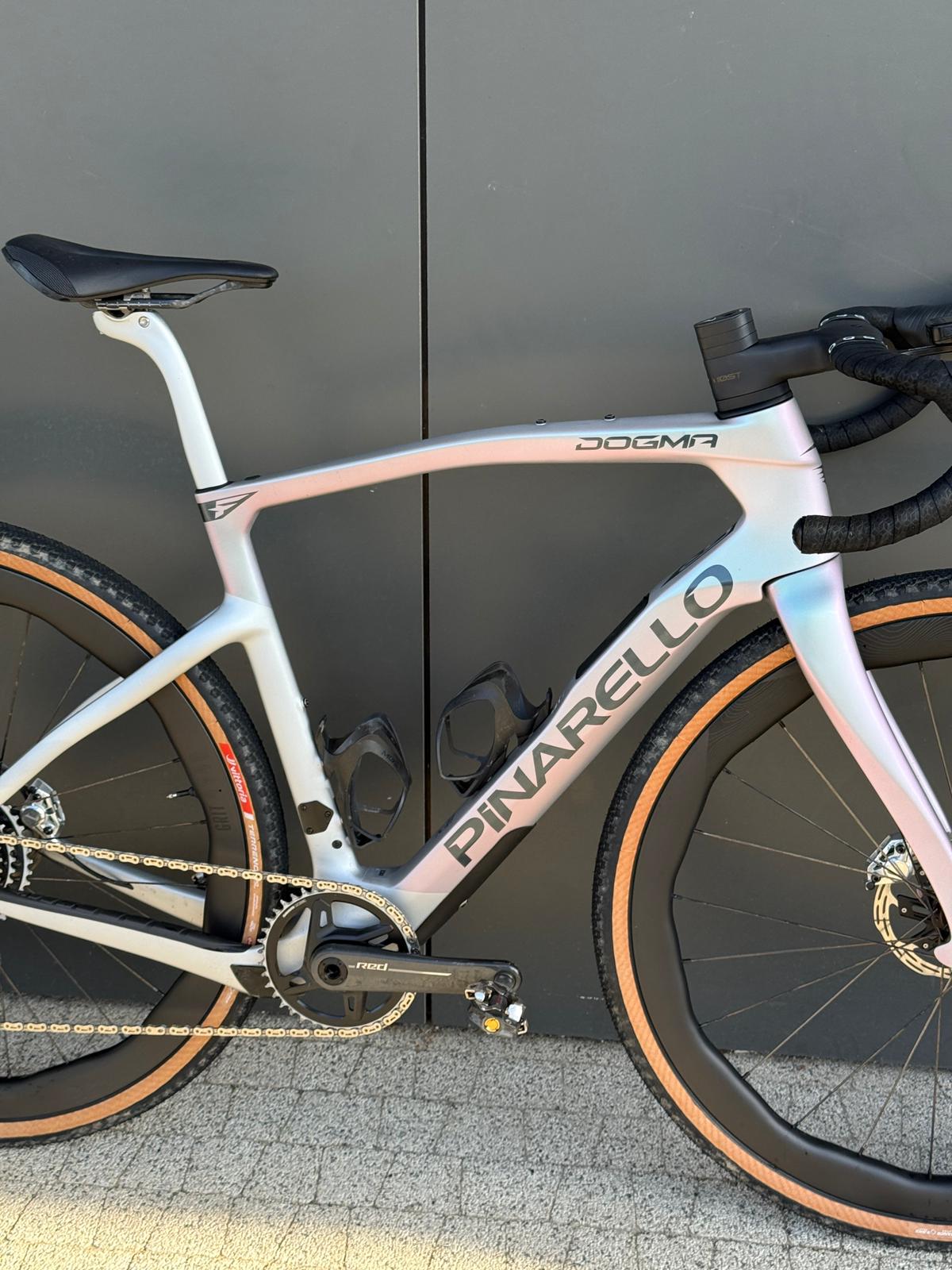 Pinarello Dogma GR – SRAM Red XPLR AXS 1x13 – Interstellar Grey Matt