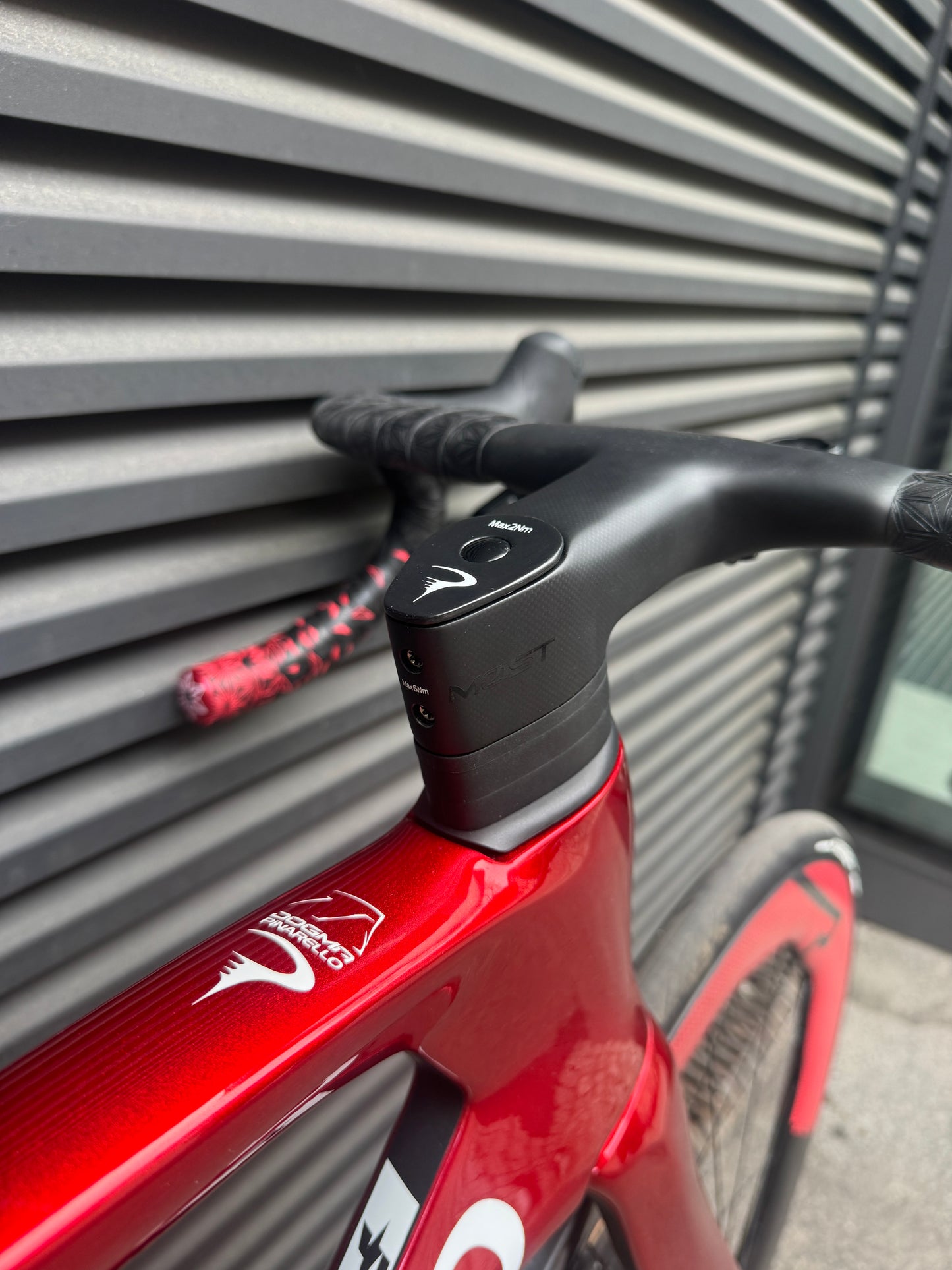 Pinarello Dogma F Starry Red | Sram Red AXS E1 | Princeton Carbonworks Vuelta Red | Roadbike