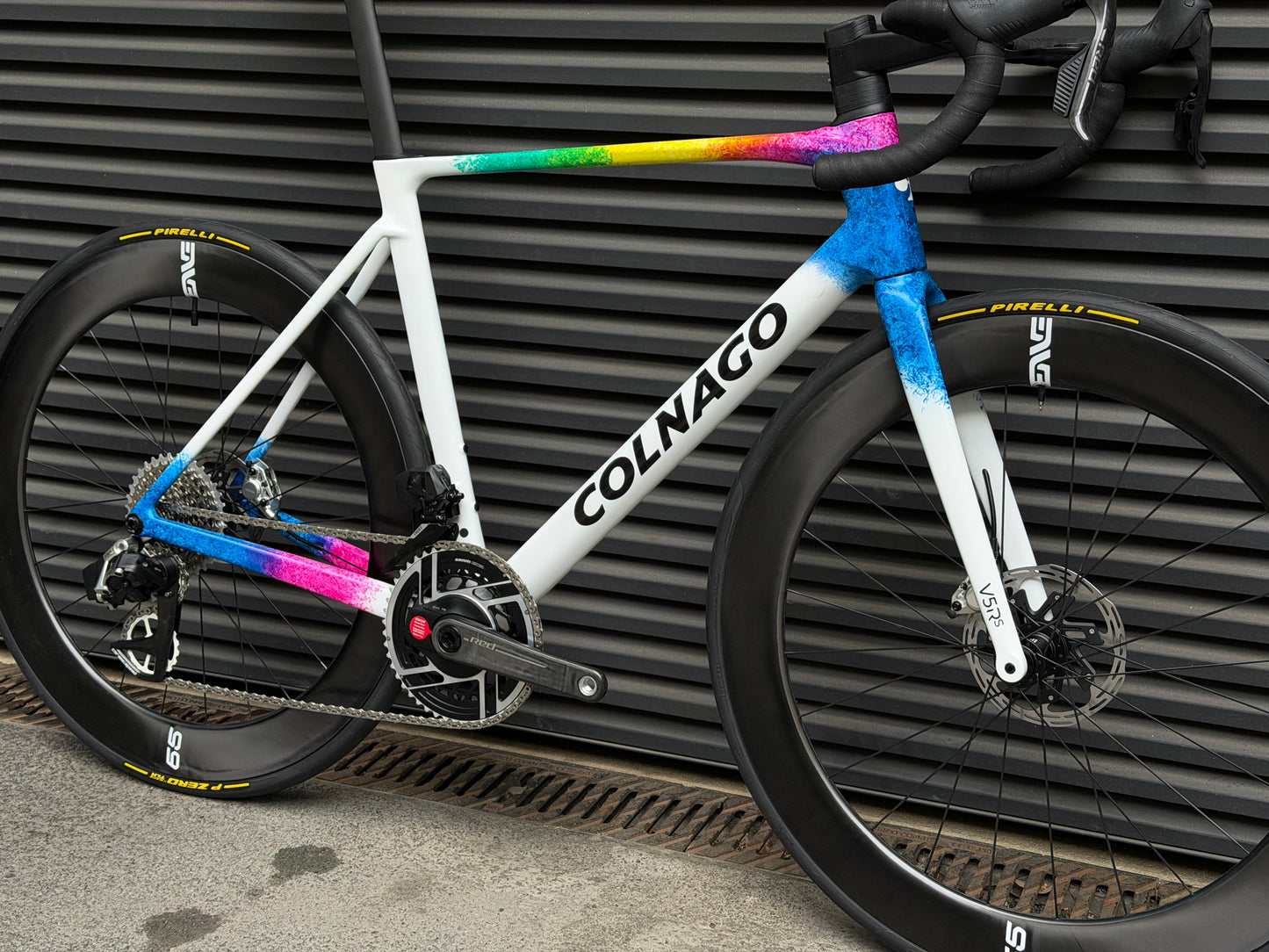 Colnago V5RS STNT | SRAM Red E1 AXS | ENVE Foundation 65