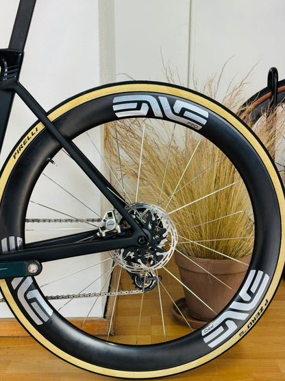 Colnago V5-RS STNT - Sram Red E1 - Enve SES 4.5 Pro - Pirelli P-Zero
