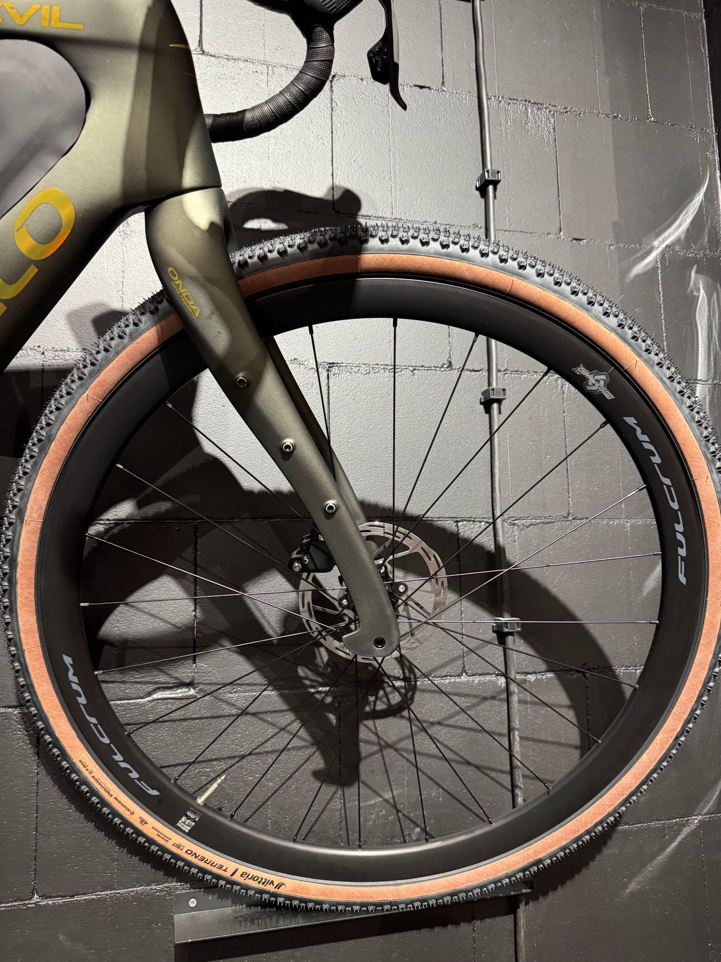 Pinarello Grevil F3 | My26 Etna Black | Sram Apex XPLR