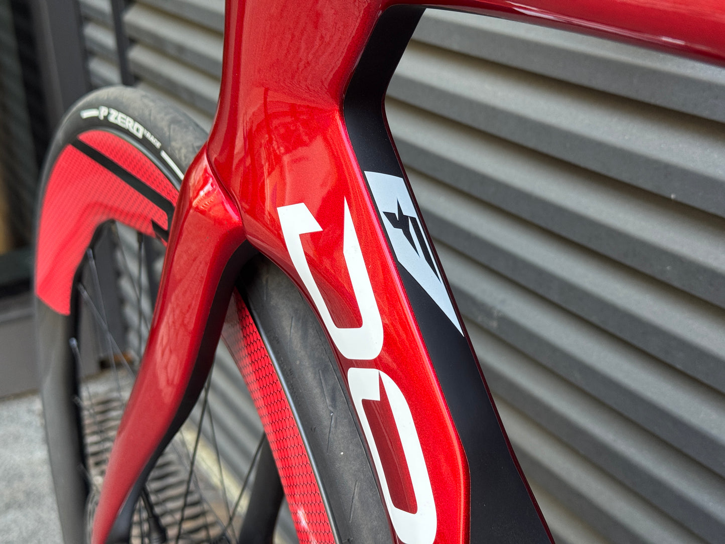 Pinarello Dogma F Starry Red | Sram Red AXS E1 | Princeton Carbonworks Vuelta Red | Roadbike