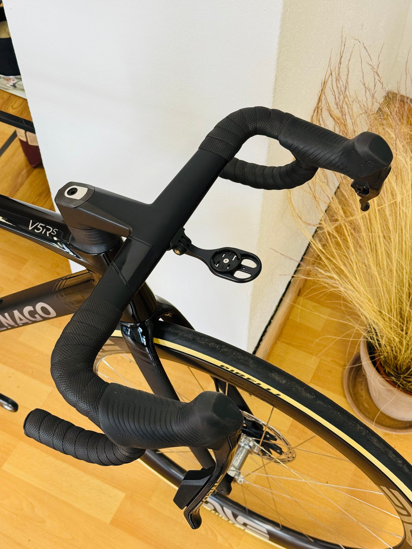 Colnago V5-RS STNT - Sram Red E1 - Enve SES 4.5 Pro - Pirelli P-Zero