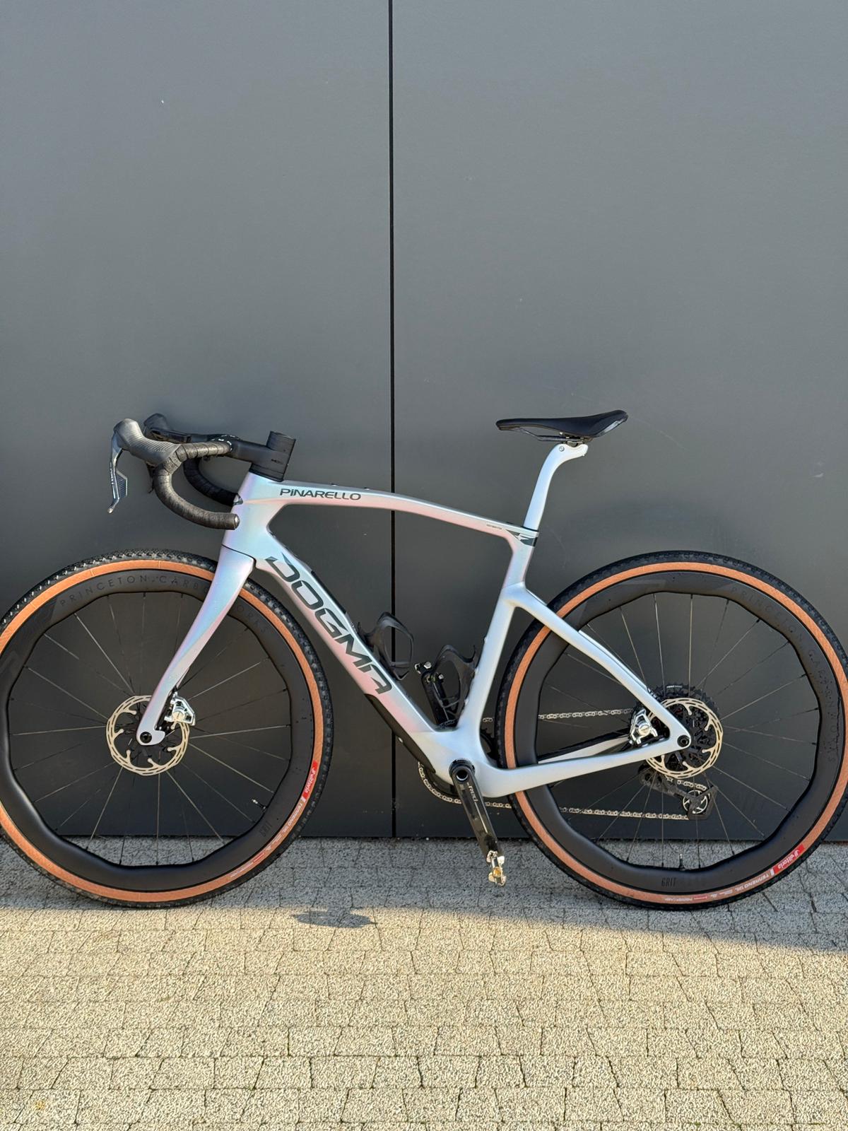 Pinarello Dogma GR – SRAM Red XPLR AXS 1x13 – Interstellar Grey Matt