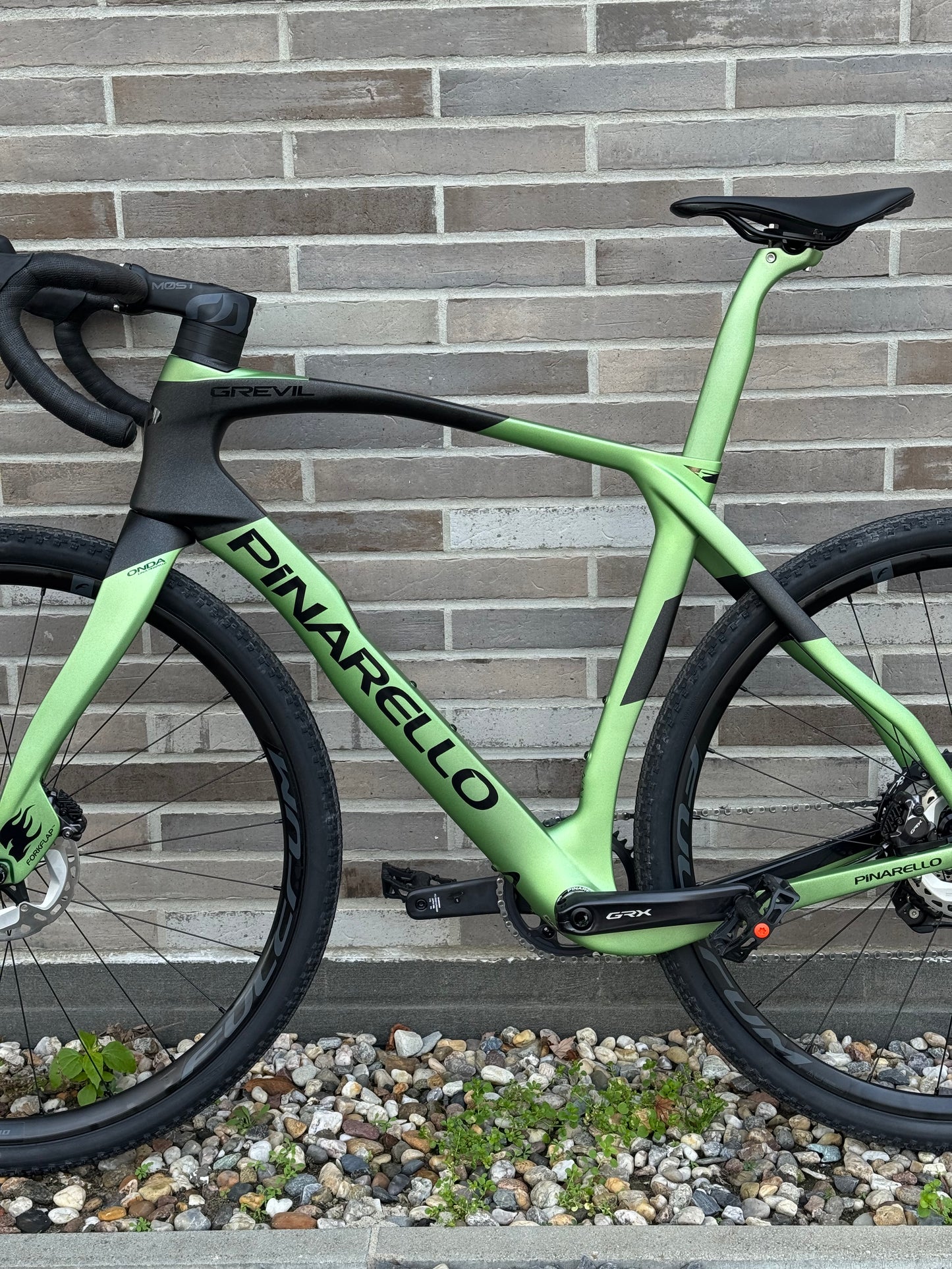 Pinarello Grevil F7 Stone Green 550 GRX 820 1x12