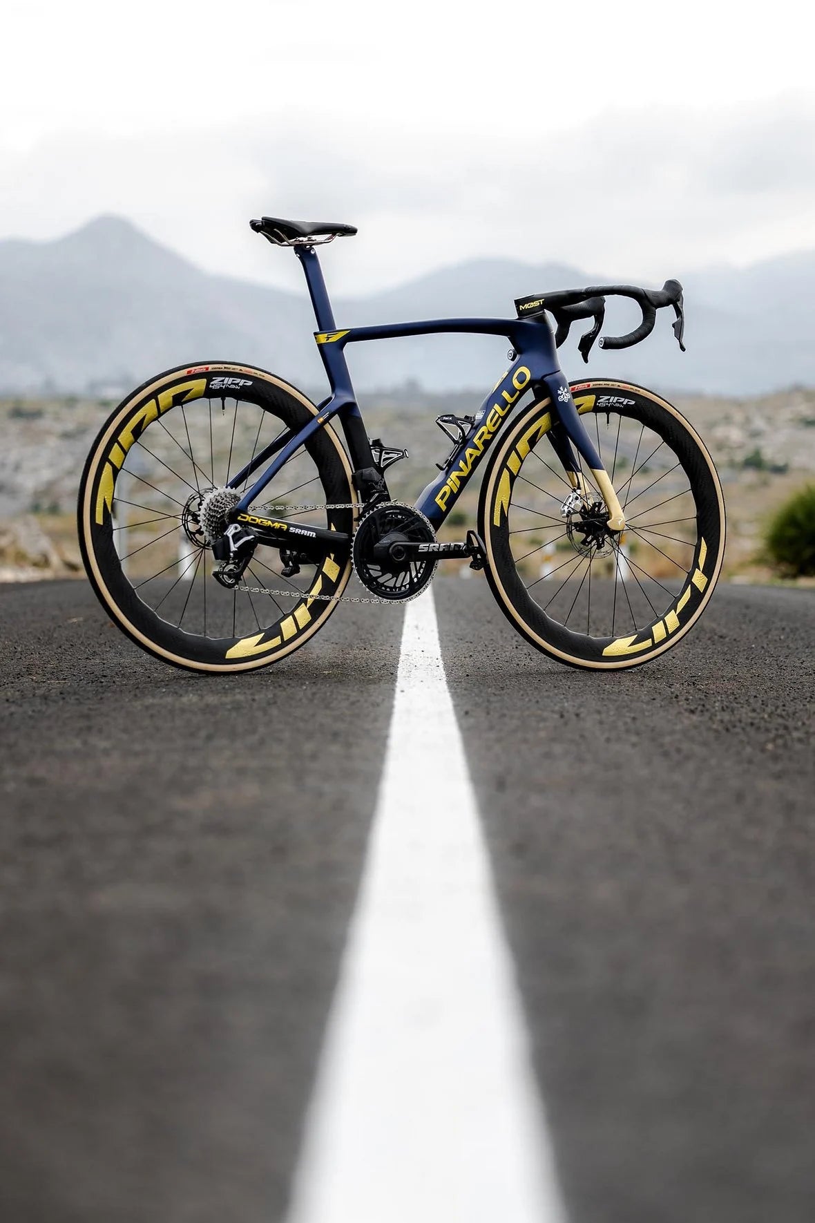 Pinarello Dogma F Team Q36.5 | Team Replica Bike | Zipp 454 NSW | Sram Red E1 | Powermeter