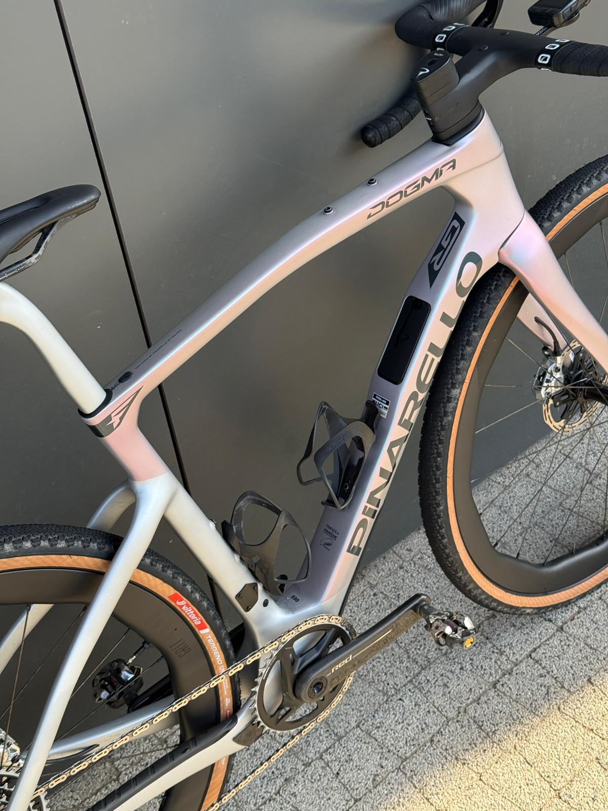 Pinarello Dogma GR – SRAM Red XPLR AXS 1x13 – Interstellar Grey Matt